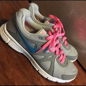 Nike Air Revolution 2